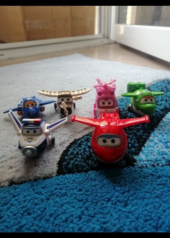 Renkli Mini Uçak Figürleri Seti