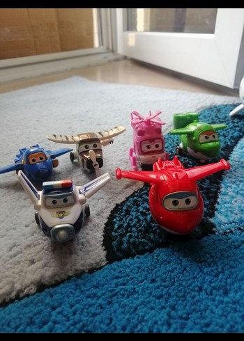 Renkli Mini Uçak Figürleri Seti
