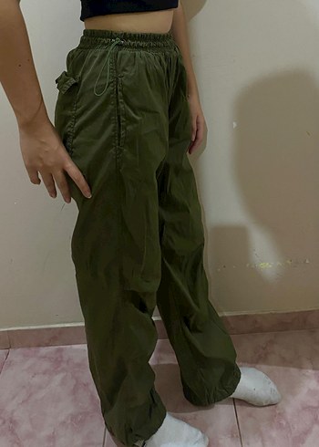 Kadın Haki Bol Kesim Midi Kumaş Pantolon
