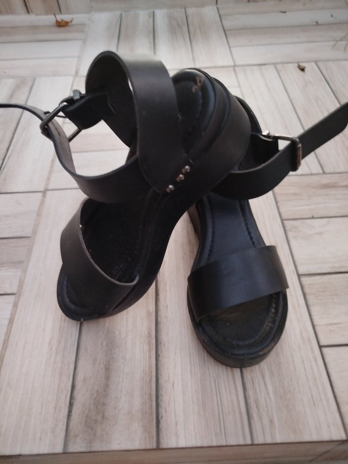 Kadın Siyah Minimalist Dolgu Topuklu Sandalet - Görsel 2