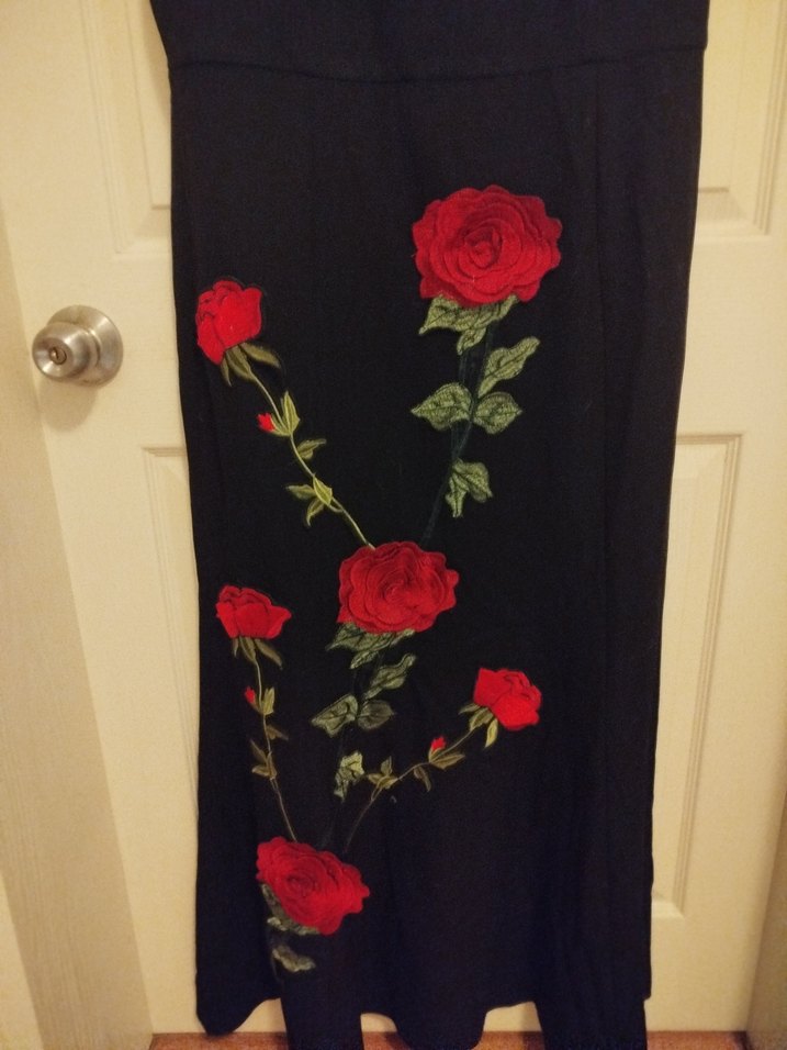 Siyah Uzun Askılı Elbise Güllü Nakışlı - Görsel 2