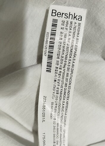 l Beden beyaz Renk Bershka kadın t-shirt.