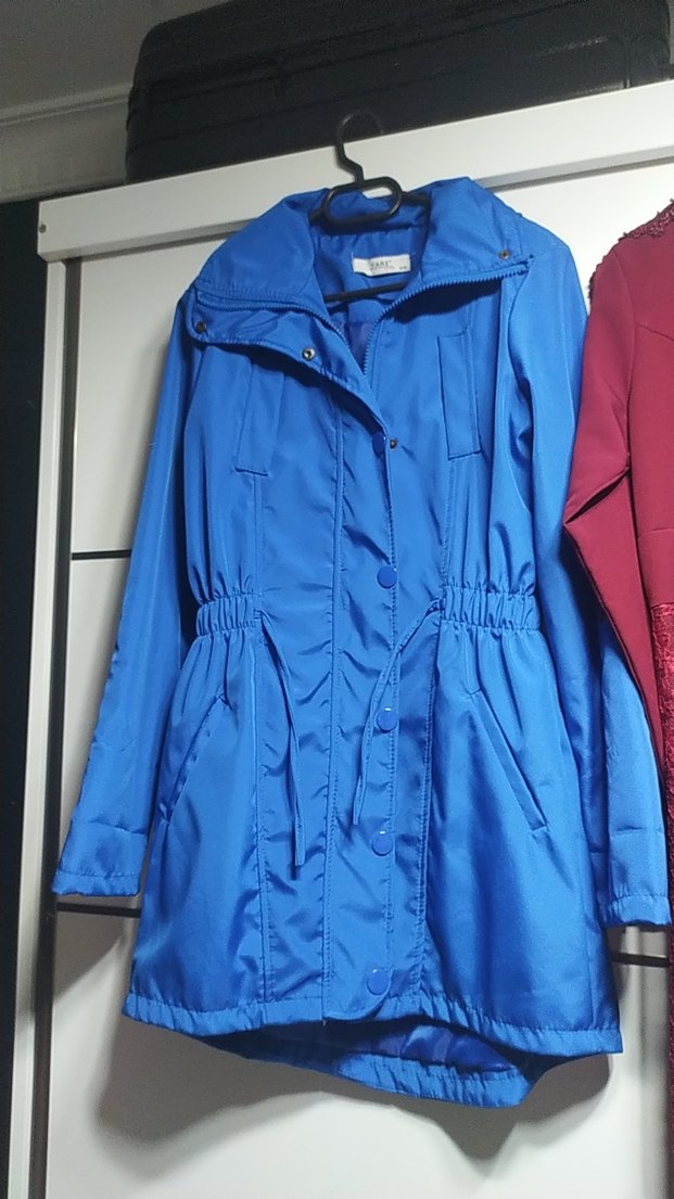 Düğmeli Mavi Kadın Yağmurluk - Görsel 4