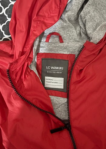 Kırmızı Kapüşonlu Erkek Yağmurluk - Görsel 2