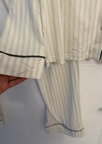 l Beden Çizgili Beyaz Kadın Pijama Takımı