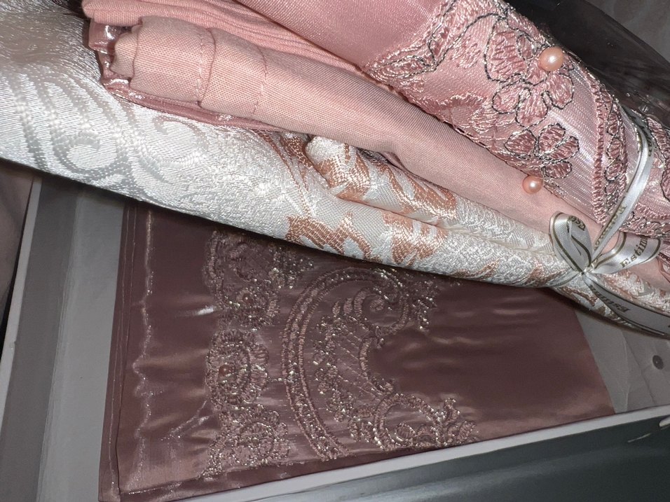 Nakışlı Pembe Nevresim Takımı - Görsel 2