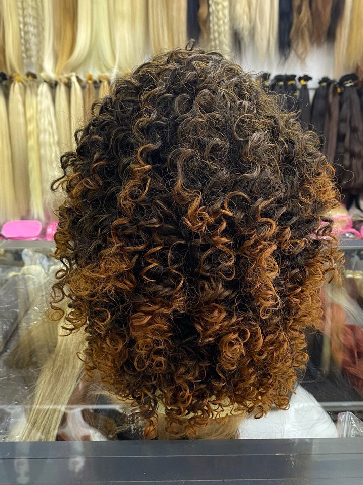 Sentetik kıvırcık peruk - Görsel 4