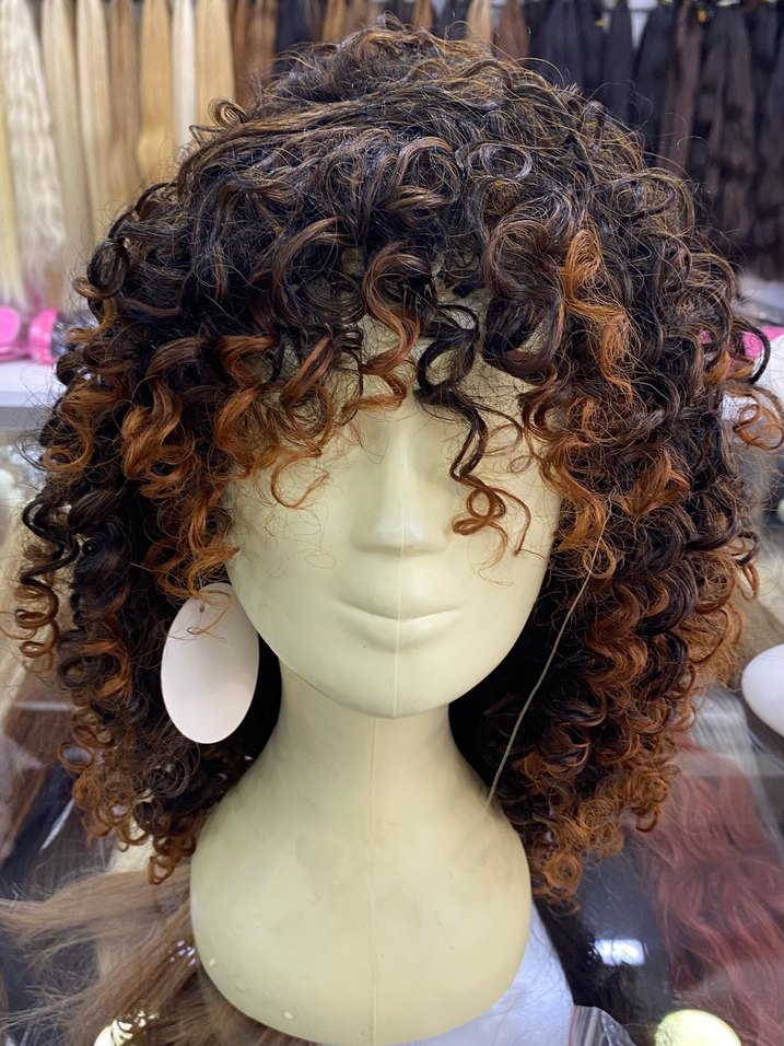 Sentetik kıvırcık peruk - Görsel 2