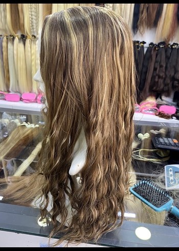 Dalgalı Sentetik Kadın Peruk - Görsel 3