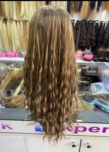 Dalgalı Sentetik Kadın Peruk - Görsel 4