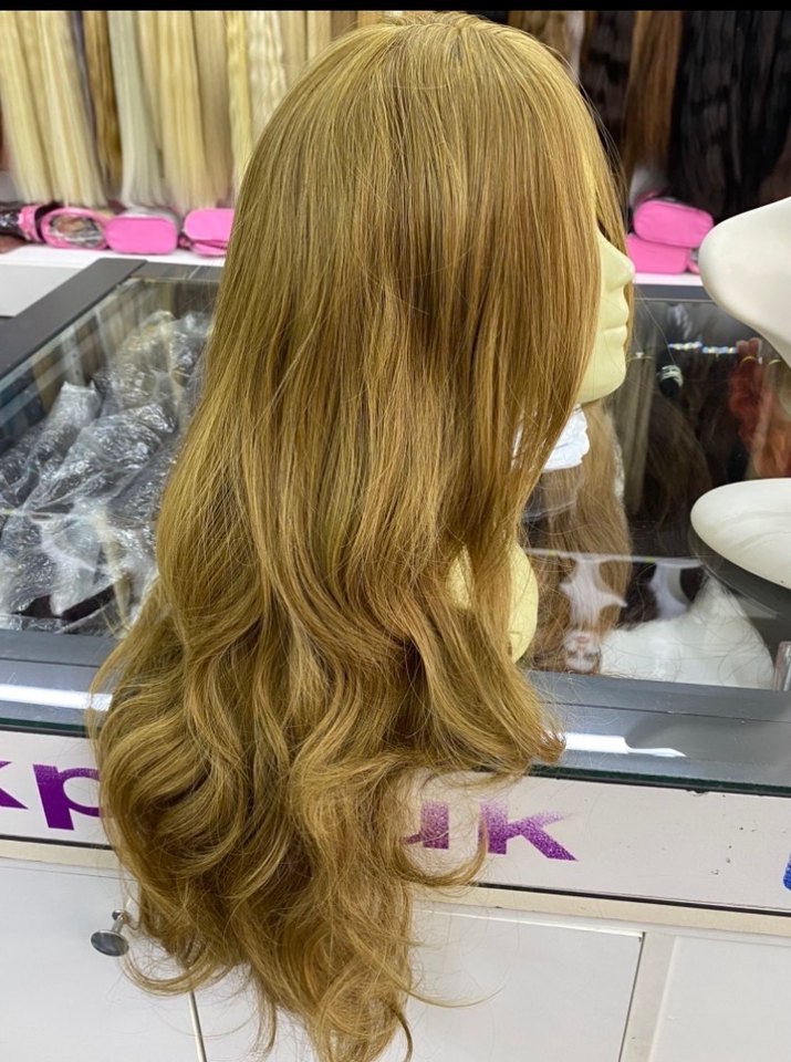 Dalgalı uzun Sentetik Peruk - Görsel 3