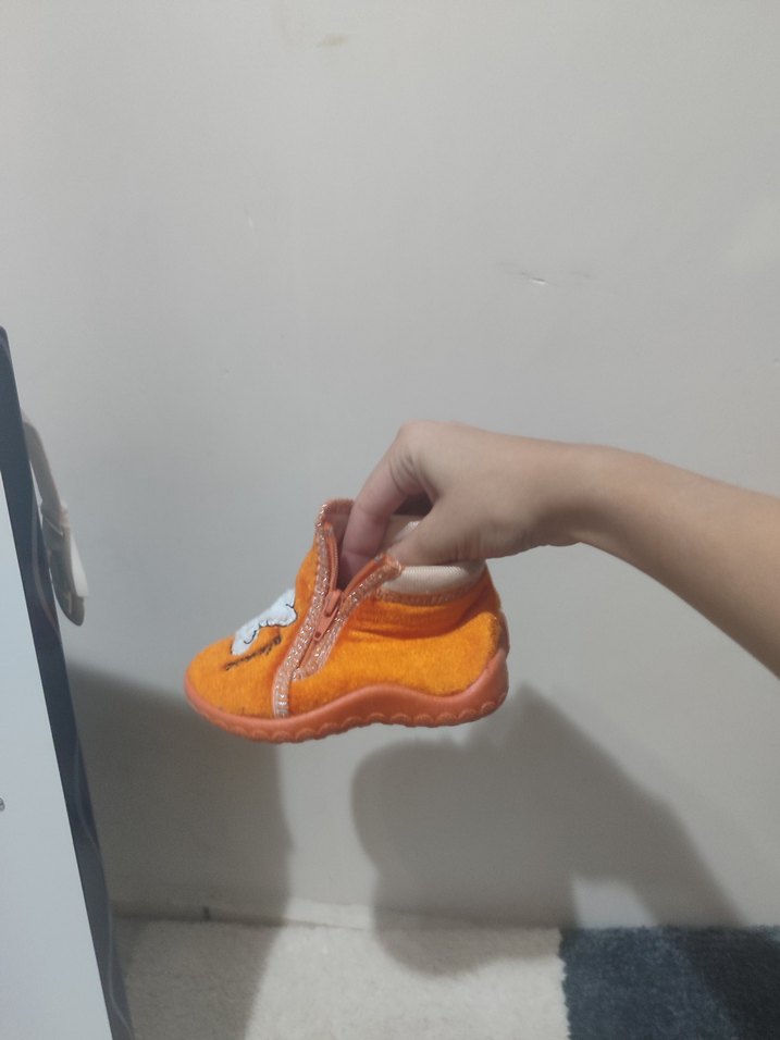 Kız ve erkek için Turuncu Nakışlı Sıcak Ev Terliği - Görsel 2