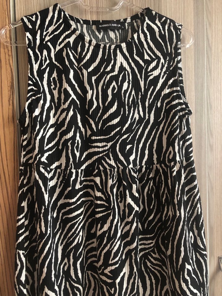 Kadın Zebra Desenli Uzun Pilili Elbise barrels and oil - Görsel 2