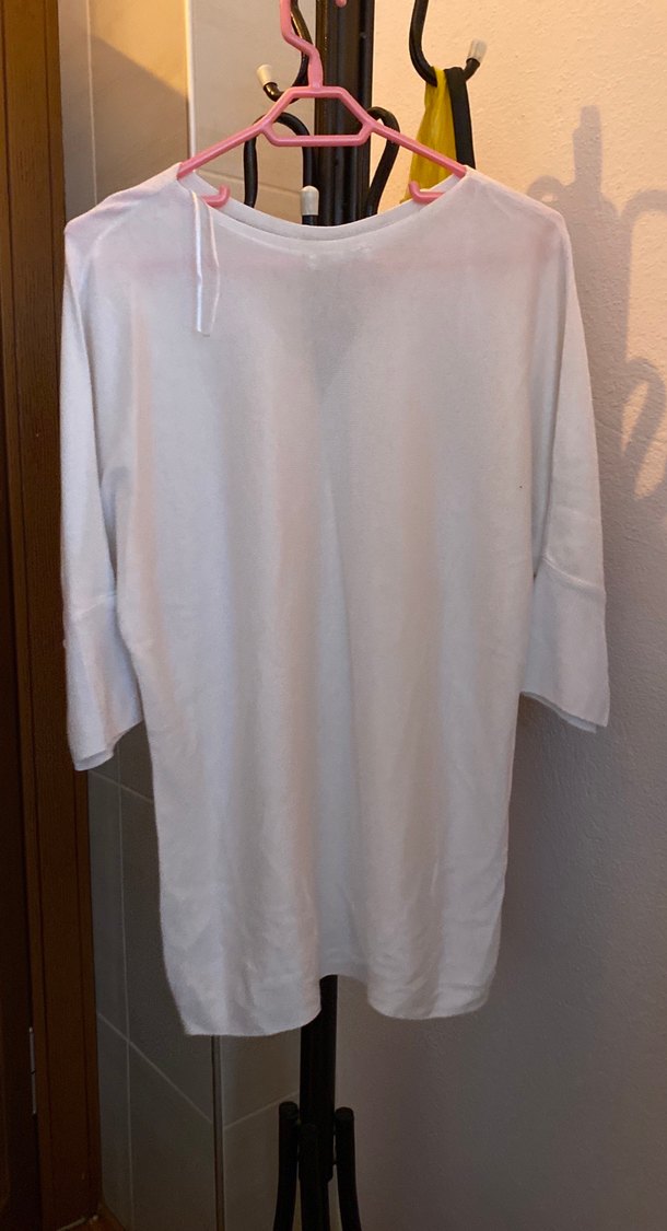 Kadın Beyaz V Yaka Pamuklu Tişört - Görsel 2