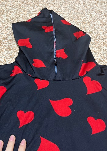 Kırmızı Kalp Desenli Kapüşonlu Sweatshirt - Görsel 2