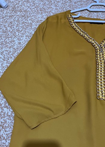 Zincir Detaylı V Yaka Bej Tunik - Görsel 3