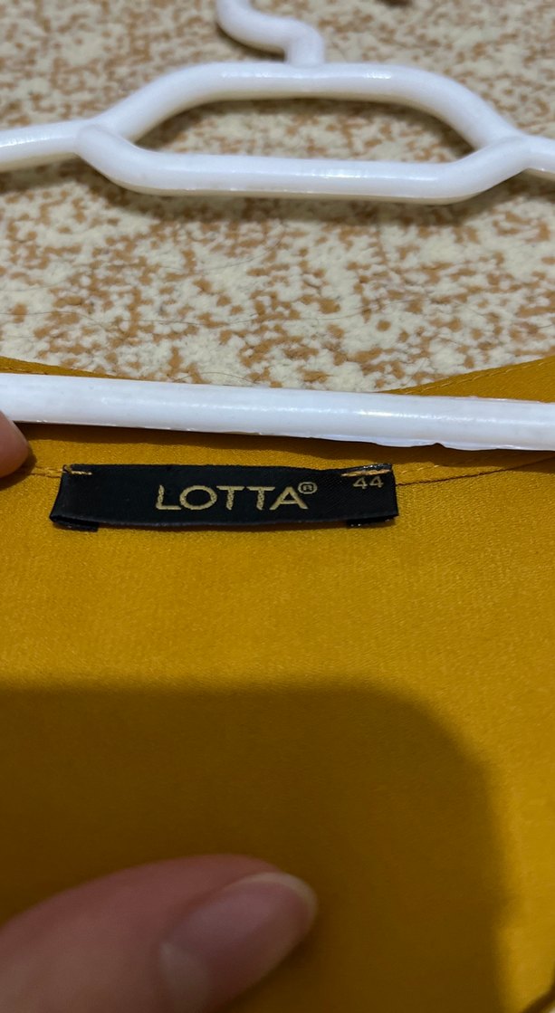 Zincir Detaylı V Yaka Bej Tunik - Görsel 4