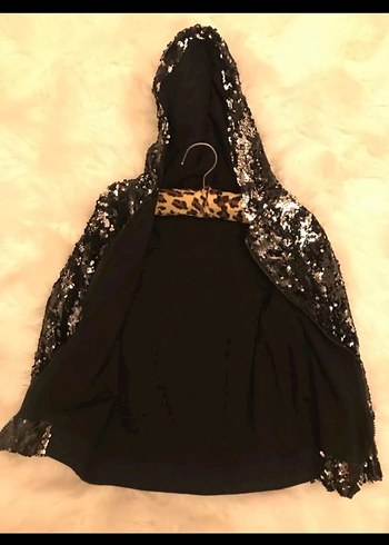 Pullu  Detaylı Siyah Kapüşonlu Kız çocuk Ceket - Görsel 3