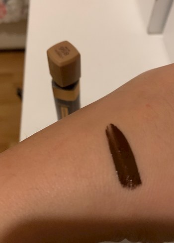 L'Oréal Paris Koyu kahve Ruj - Görsel 3