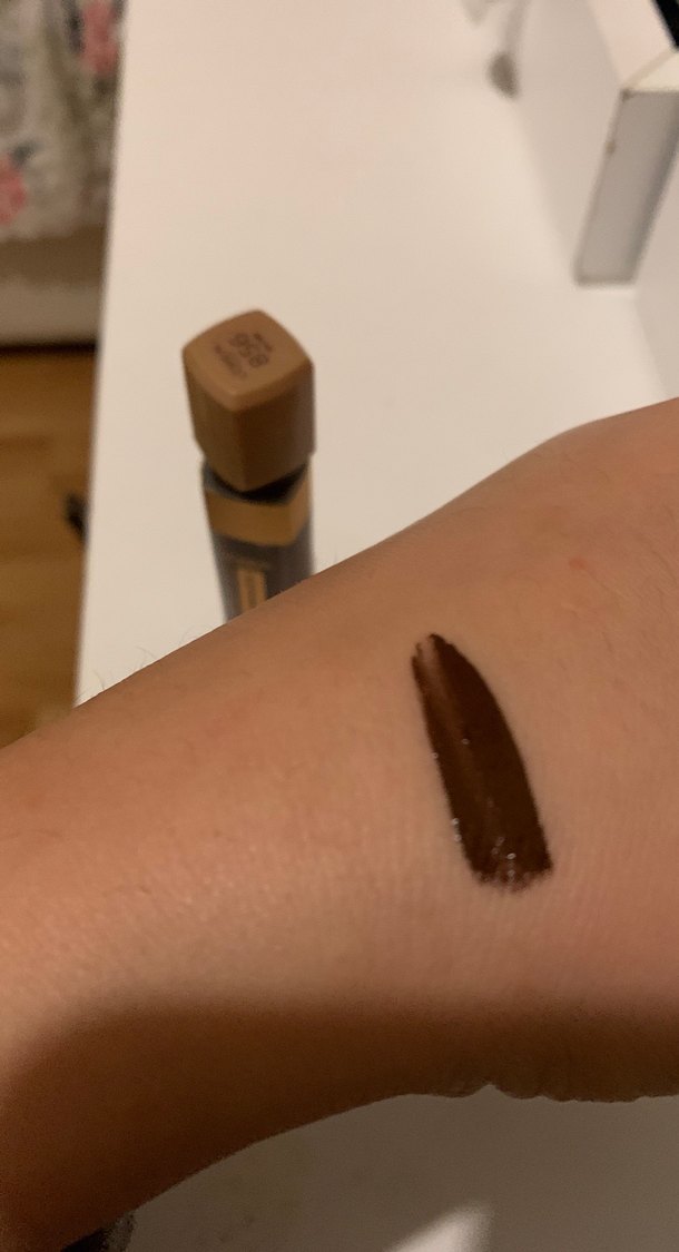 L'Oréal Paris Koyu kahve Ruj - Görsel 3