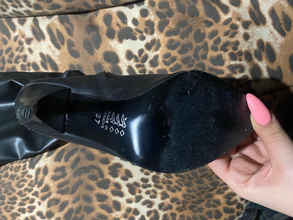 Kemer Detaylı Siyah Deri Dizüstü Bot - Görsel 2