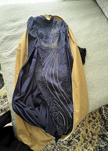 Uzun Kollu kuyruklu Saten tesettür abiye - Görsel 3