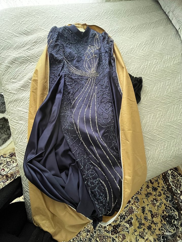 Uzun Kollu kuyruklu Saten tesettür abiye - Görsel 3