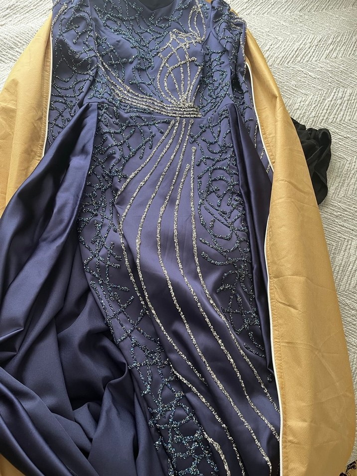 Uzun Kollu kuyruklu Saten tesettür abiye - Görsel 2