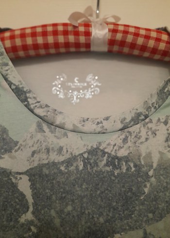 Kaliteli Kumaştan Şık Kadın Blüz Yepyeni - Görsel 2