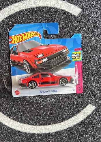 Hot Wheels Kırmızı '82 Toyota Supra Oyuncak Araba