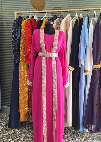 Pembe İşlemeli Uzun Kadın Elbise
