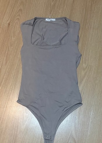 Stradivarius Minimal Gri Kare Yaka Body