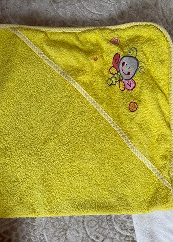 Sarı Nakışlı Bebek Havlusu