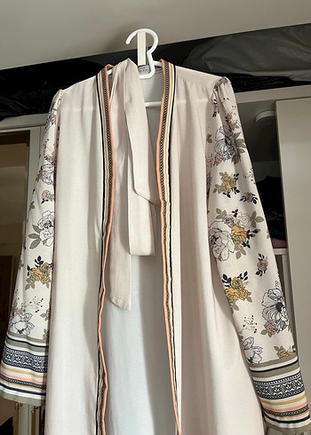 Uzun Beyaz Bohem Çiçekli Kadın Kimono