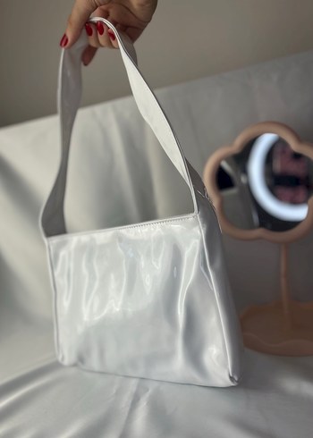 Beyaz Parlak Minimalist Kadın Omuz Çantası - Görsel 2