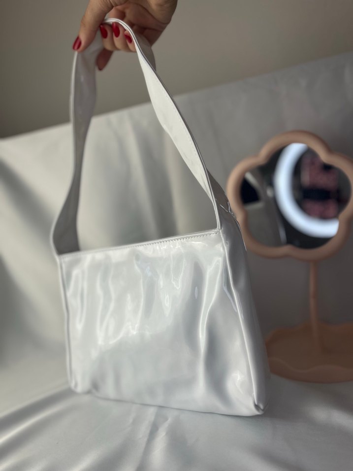 Beyaz Parlak Minimalist Kadın Omuz Çantası - Görsel 2