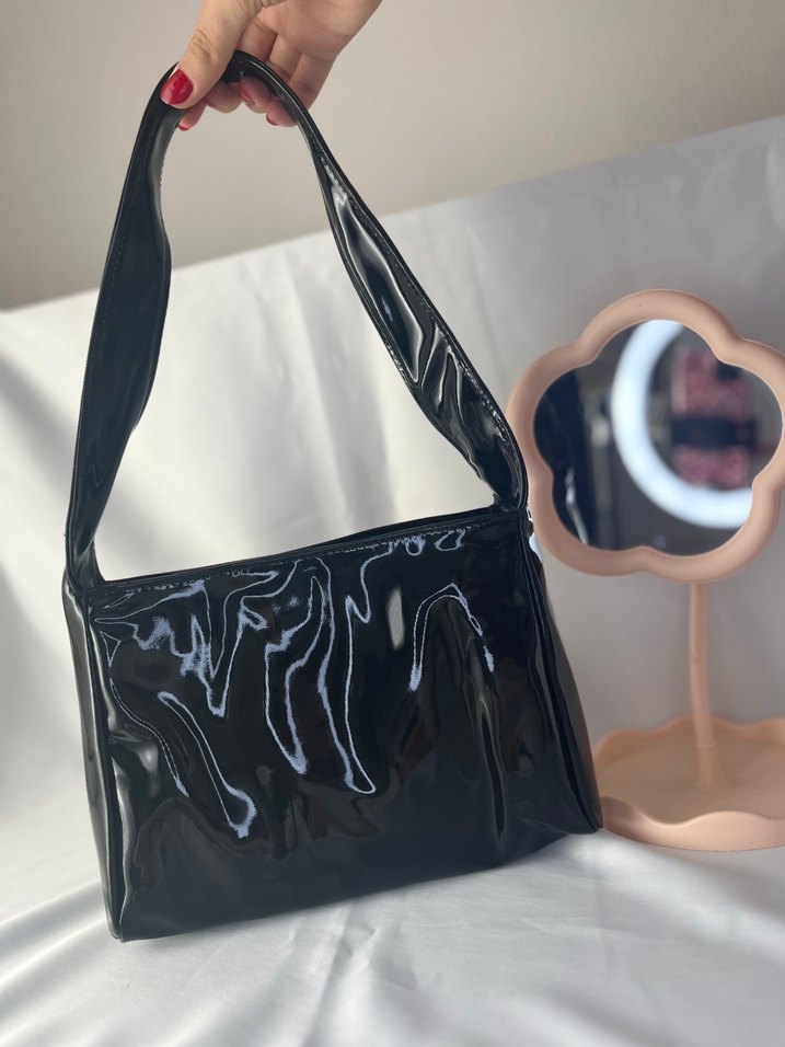 Parlak Siyah Deri Kadın Omuz Çantası - Görsel 2