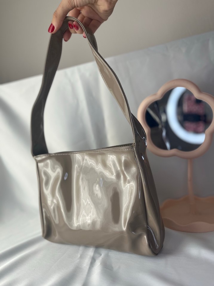 Parlak Bej Deri Kadın Çanta - Görsel 2