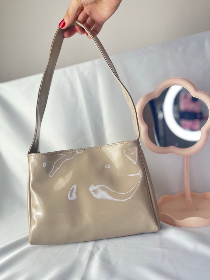 Bej Parlak Deri Kadın Omuz Çantası - Görsel 2