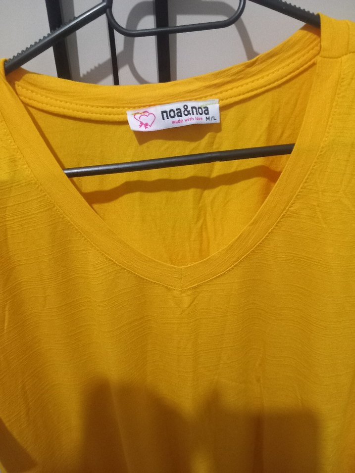 Hardal V Yaka Kısa Kollu Kadın Tişört - Görsel 4