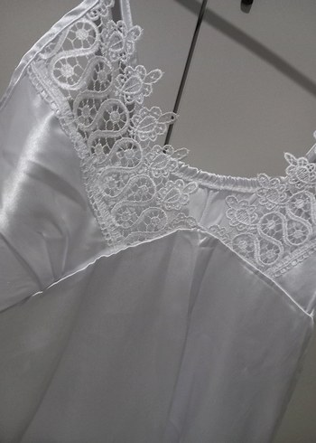 Pierre Cardin Beyaz Dantel Detaylı Midi Saten Gecelik