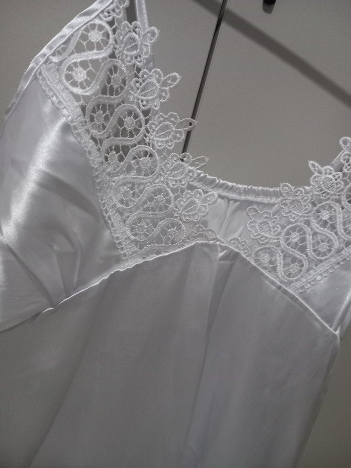 Beyaz Dantel Detaylı Midi Saten Gecelik - Görsel 2