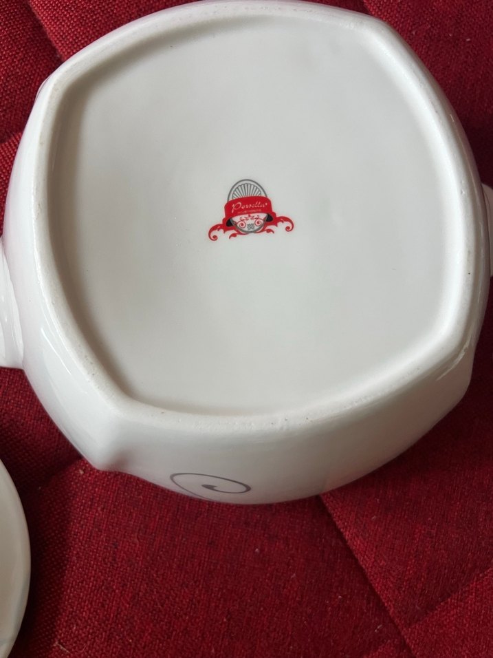 Nakış Desenli Beyaz Gri Kapaklı Tabak - Görsel 2