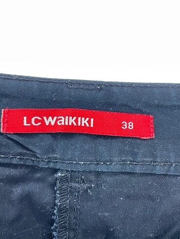 38 Beden mavi Renk LC Waikiki Mini Şort %70 İndirimli.