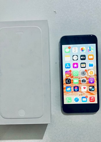 Gri iPhone kutusuyla birlikte
