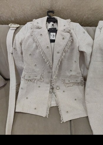 Zara Nakisli Beyaz Mini Kadin Blazer