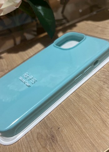 Turkuaz Silikon iPhone 15 Kılıfı - Görsel 3