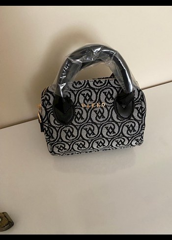 Klasik Elegan Siyah Yılan Desenli Kadın Çanta