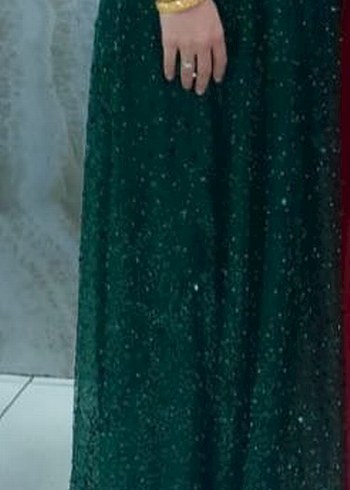 Zümrüt yeşili pullu tesettür abiye - Görsel 3