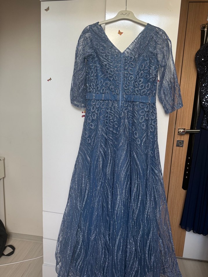 Dantel Detaylı Uzun Mavi V Yaka Elbise - Görsel 4